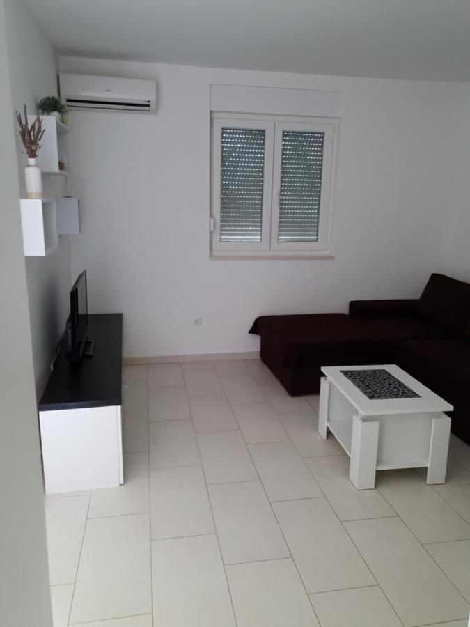 Apartmani Matko Nin Exterior foto