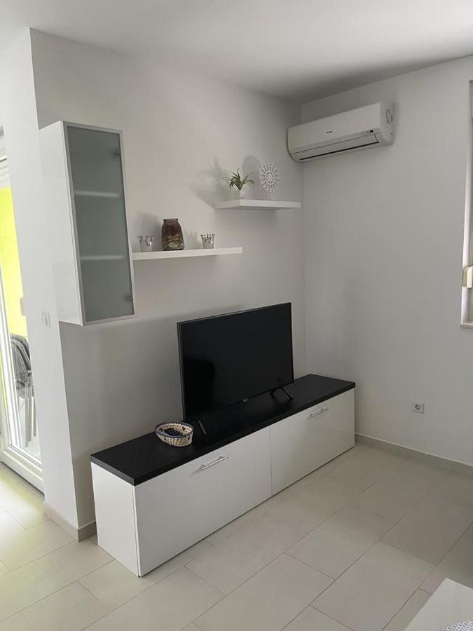 Apartmani Matko Nin Exterior foto